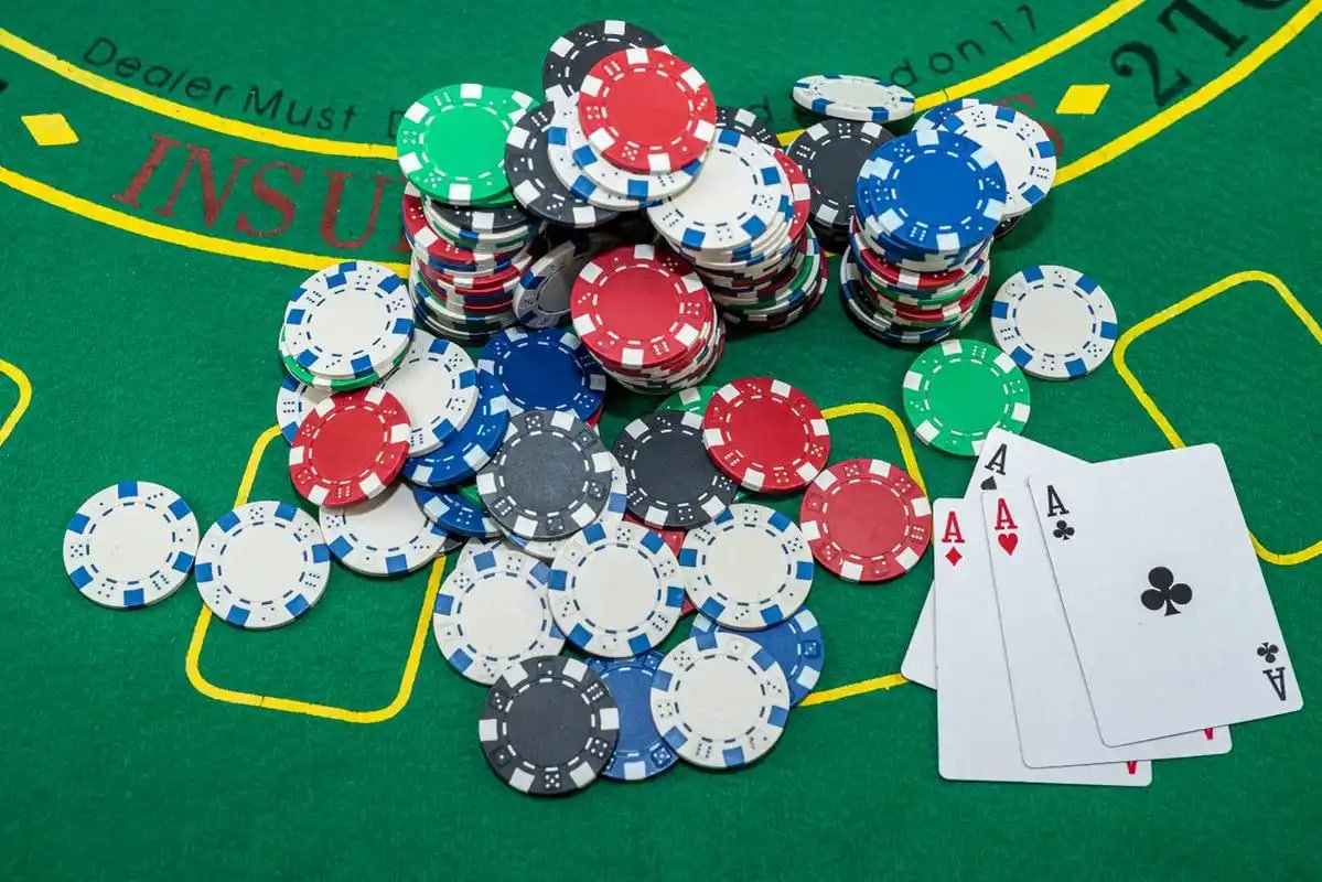 Pengguna mengakses suptogel dengan cepat di perangkat mobile di kota Jakarta